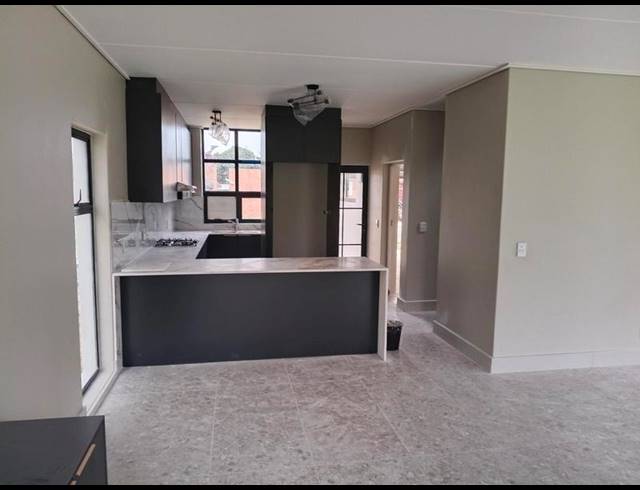 3 BEDROOM PROPERTY TO RENT IN UITZICHT